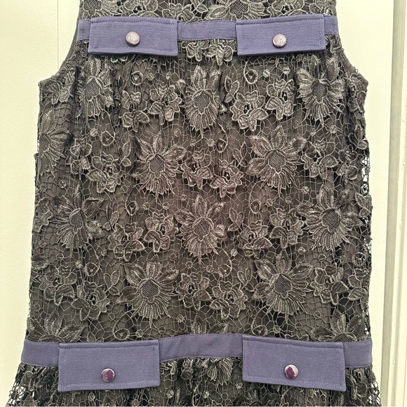 Modern Lace Dress with Back Zipper - Picture 4 of 11